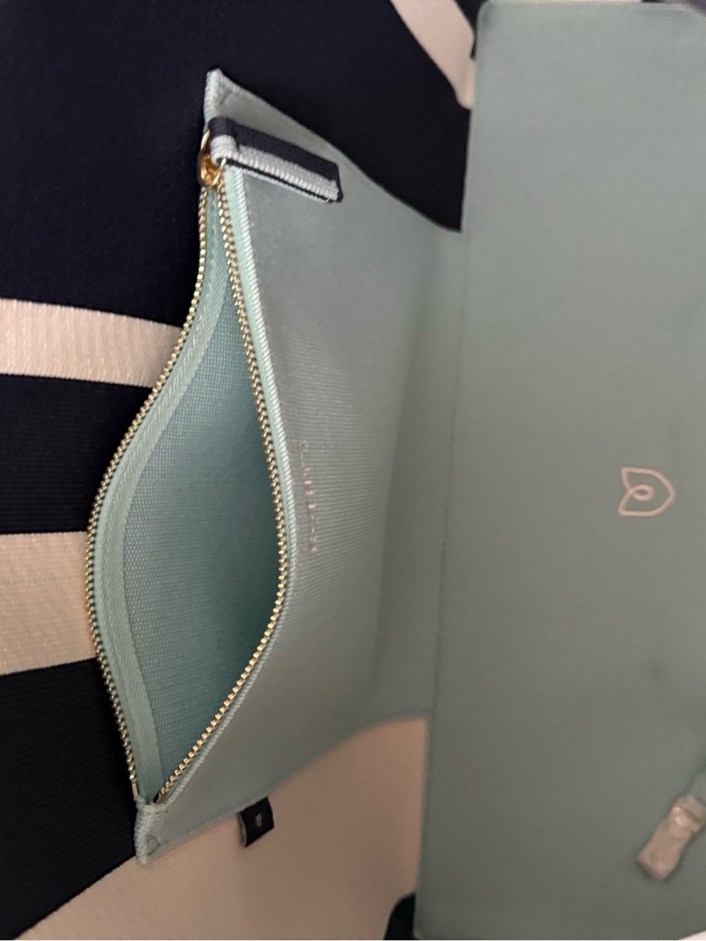 The lightweight mega tote Rothy's 
Striped Tote Bag — Navy, Beige & White - Picture 3 of 4